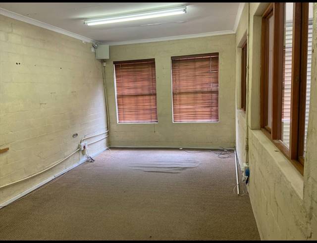 1,337M² OFFICE FOR SALE IN WESTLAKE